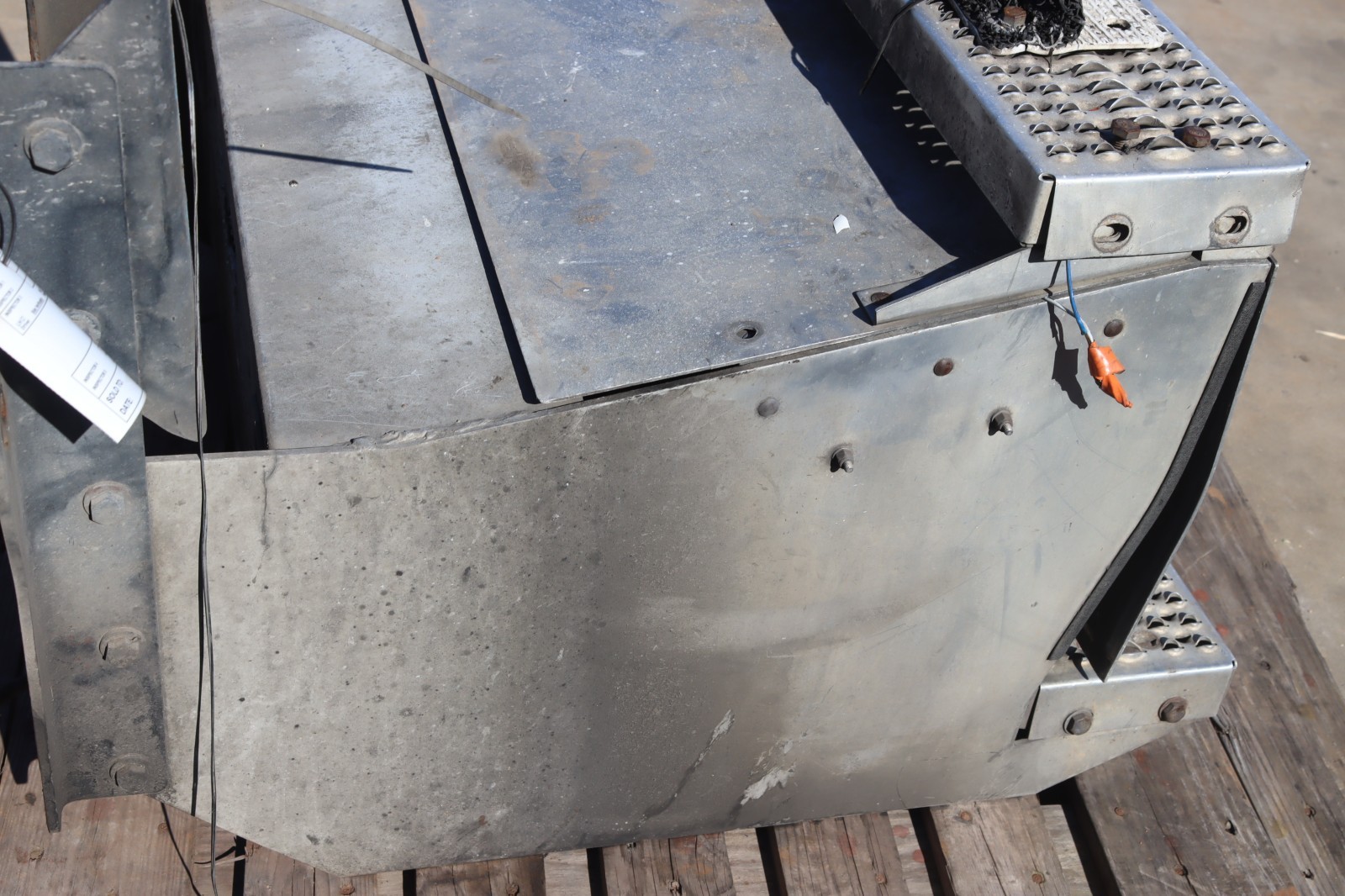 2013-2017 PETERBILT 579 BATTERY TRAY BOX FRAME HOLDER OEM