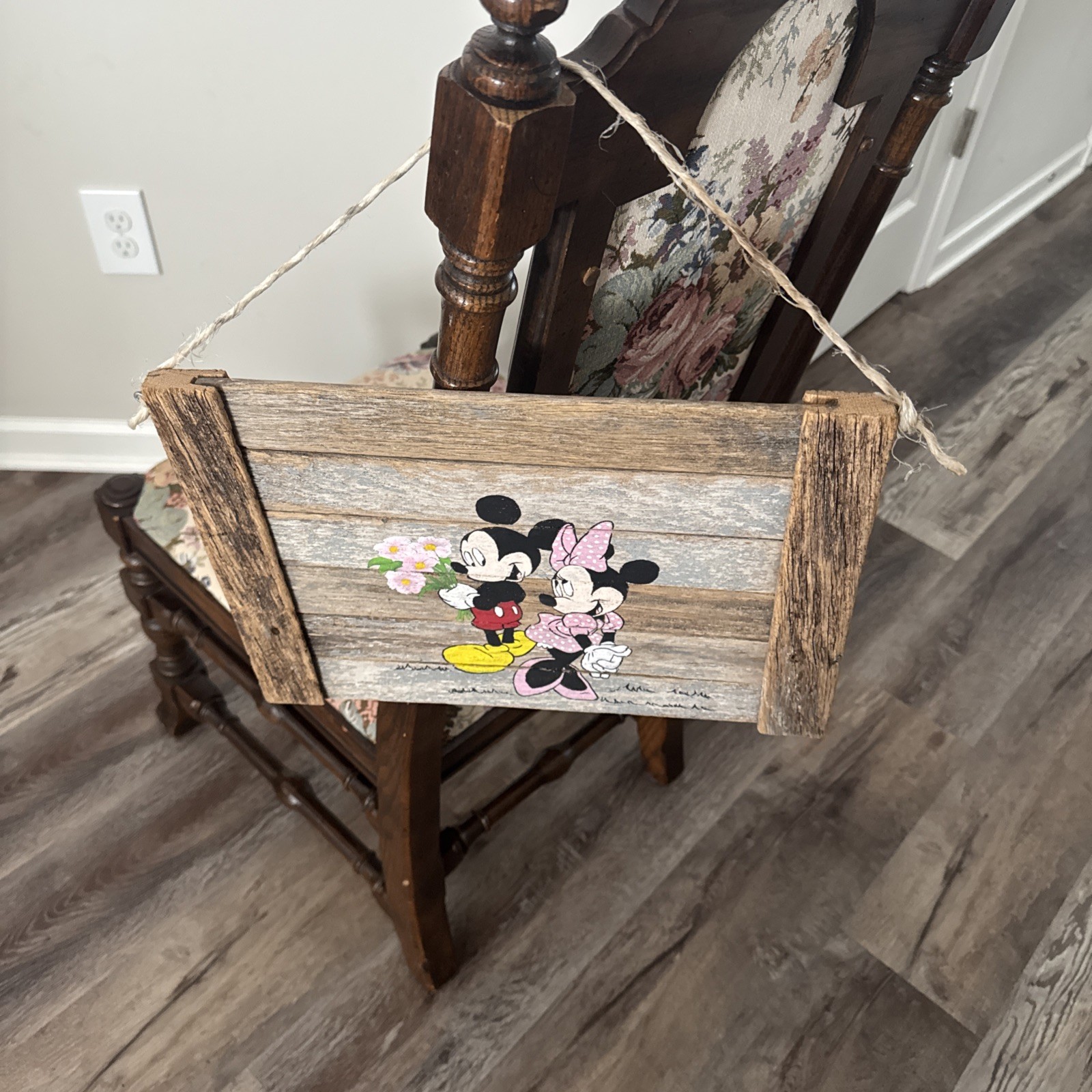 Vintage Disney 10”x14.5” MICKEY MINNIE MOUSE LOVE Wooden Sign