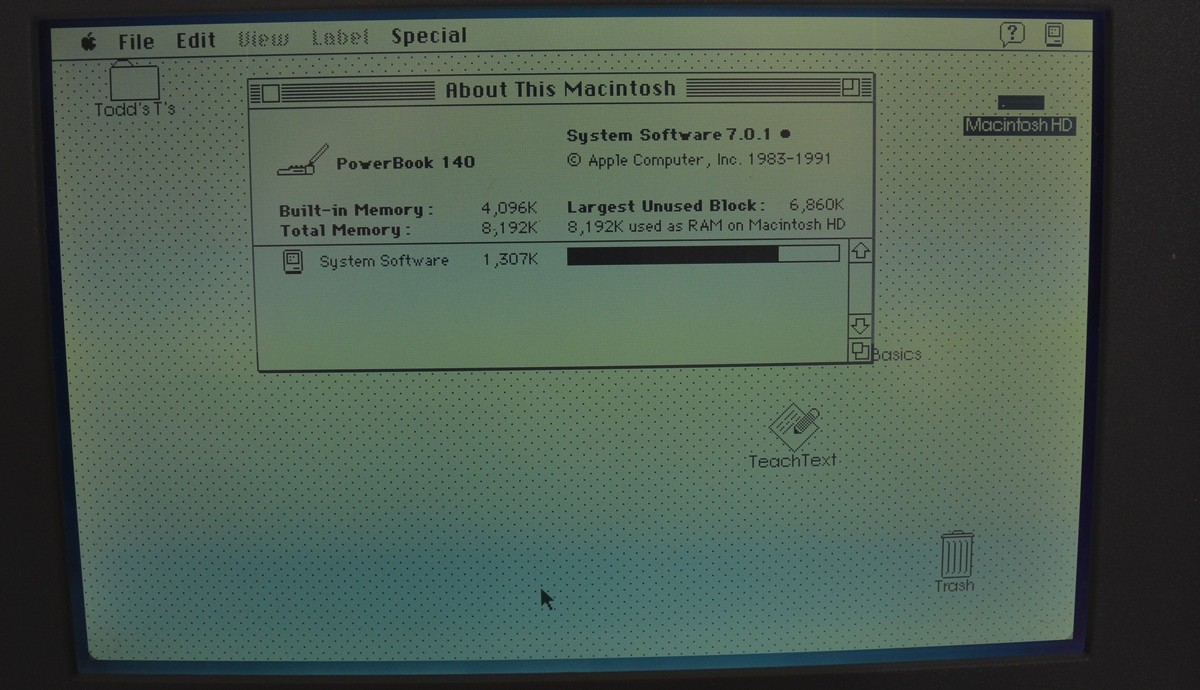 Apple Macintosh Powerbook 140 Vintage Laptop OS 7