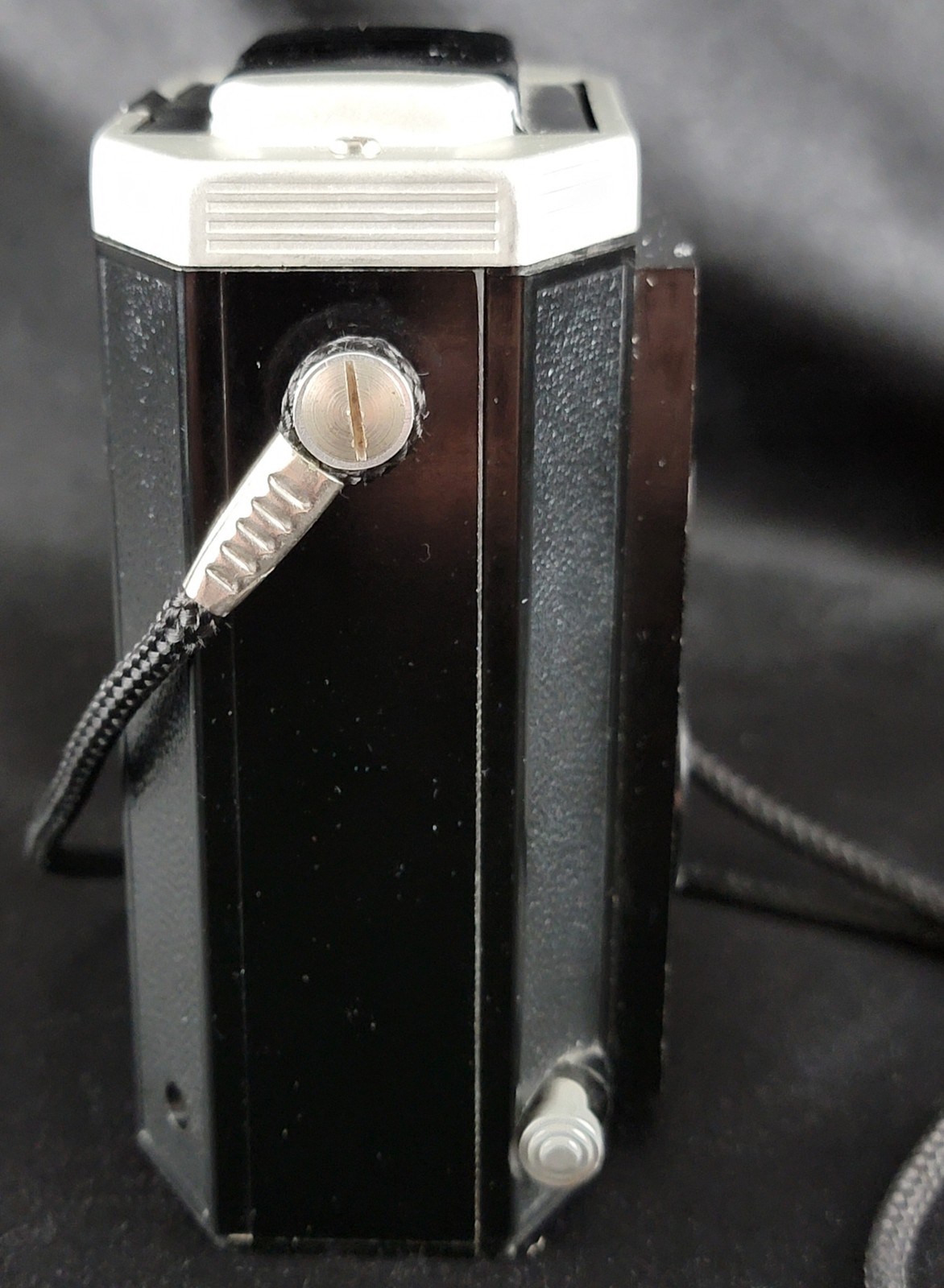 Vintage Eastman Kodak Brownie Reflex Synchro Model Camera Untested 127 Film