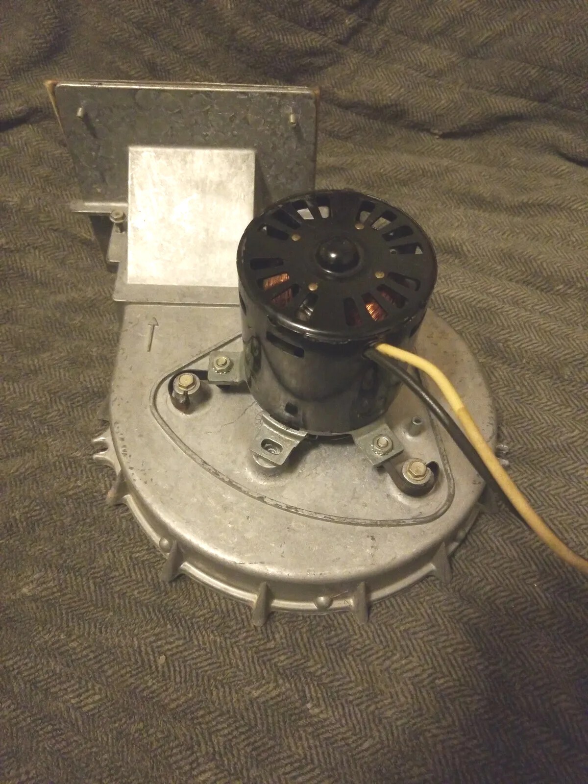 25J1201 FASCO / LENNOX 7121-8774 used 3200 rpm **$7.95 SHIPPING**