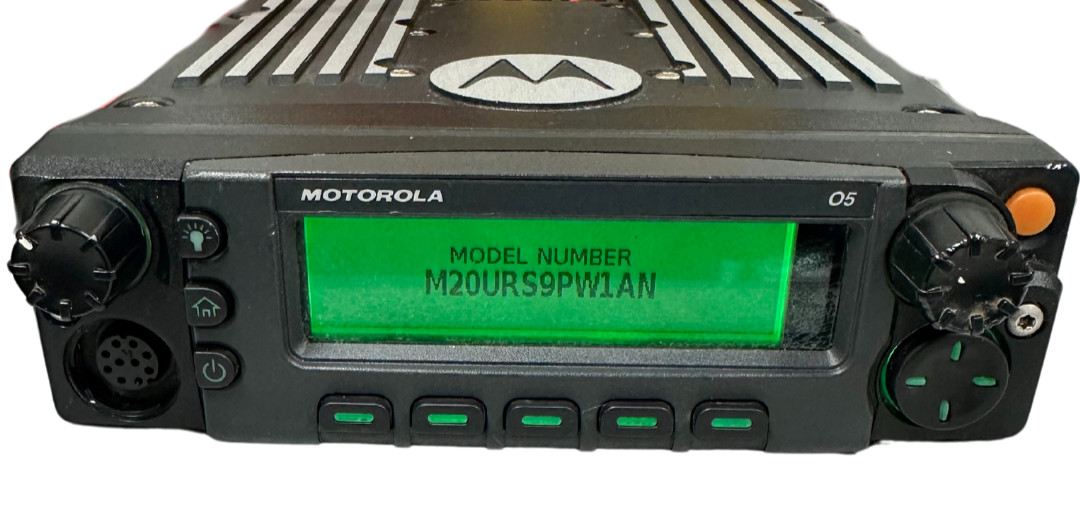 Motorola XTL5000 M20URS9PW1AN Mobile Two-Way Radio 700/800MHz w/ O5 Control Head
