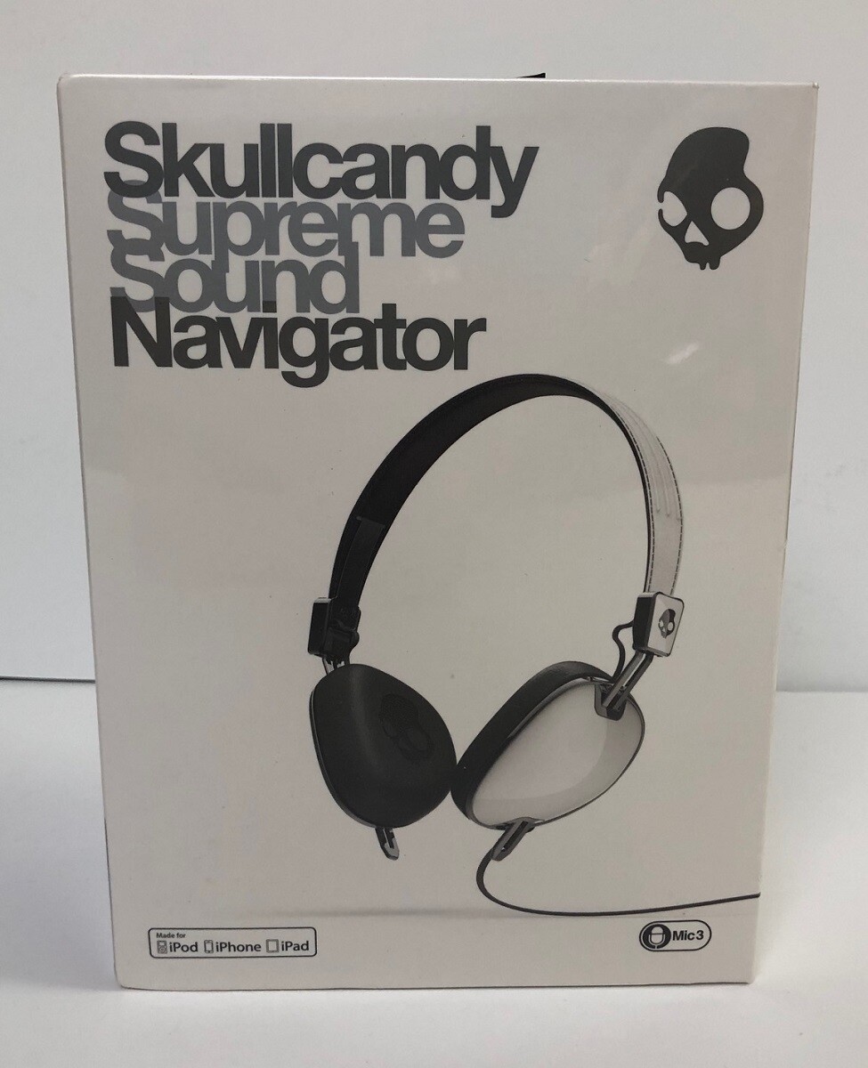 Skullcandy Navigator On-ear Headphone with Mic3 in White - New