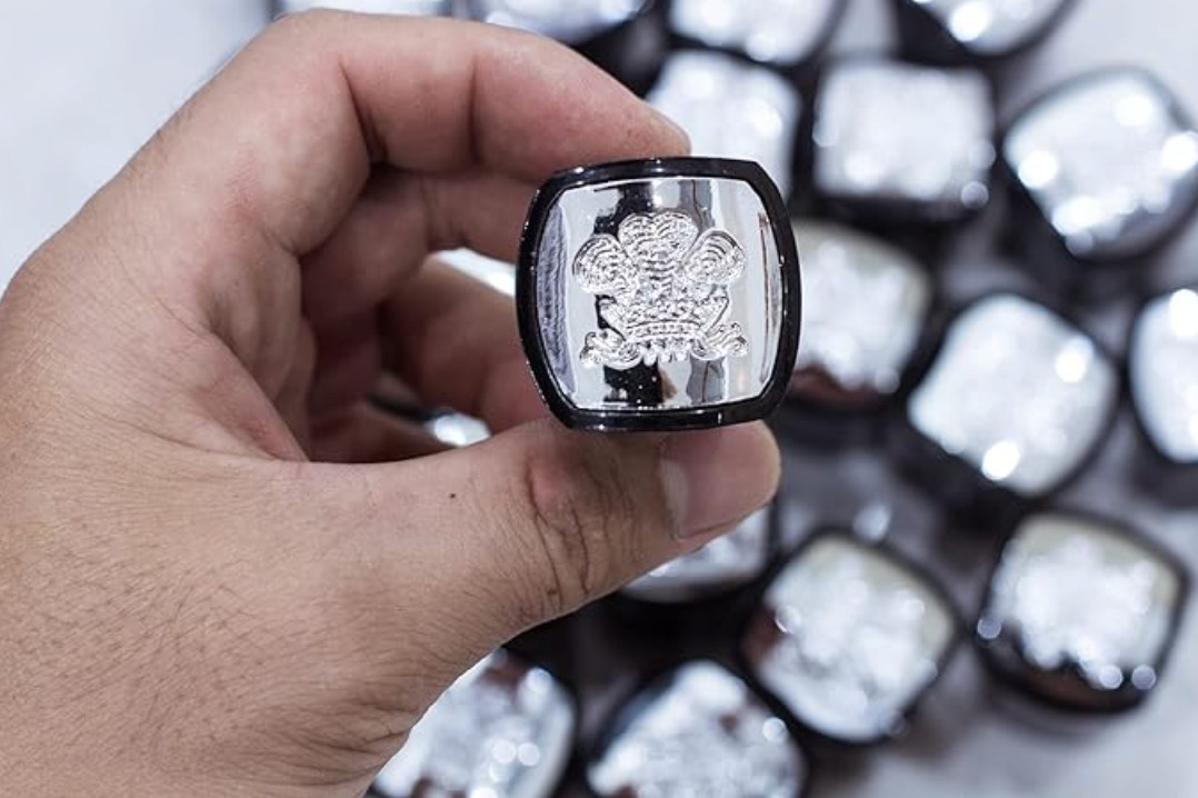 Creed Aventus Replacement Cap – Round Black Plastic with Silver Top