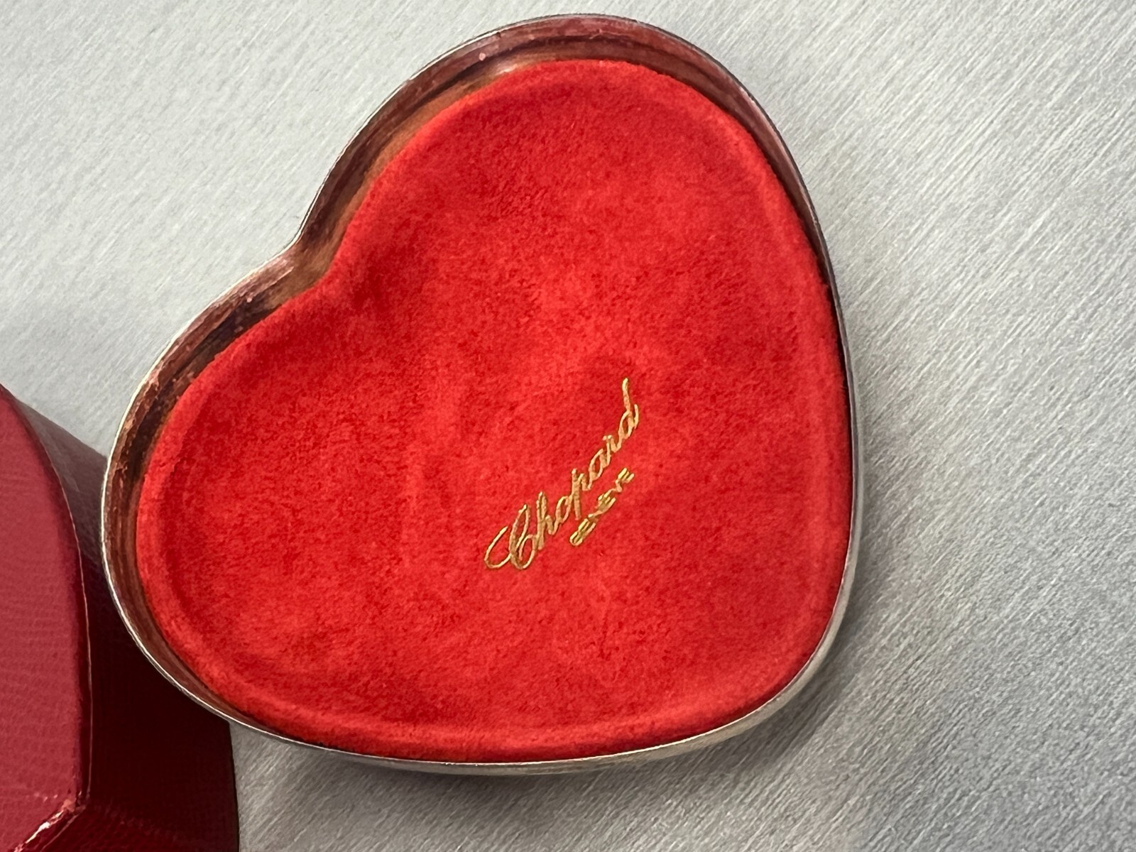 ORIGINAL CHOPARD HEART SHAPED STERlING SILVER RING DISPLAY BOX - VERY NICE!