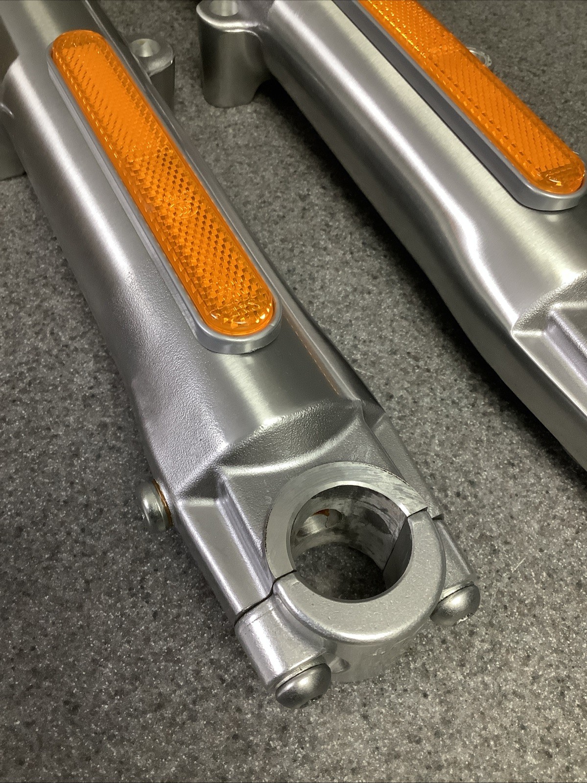 Harley Davidson FXST FXSTB Softail 2007 Right & Left Fork Slider (M57A)