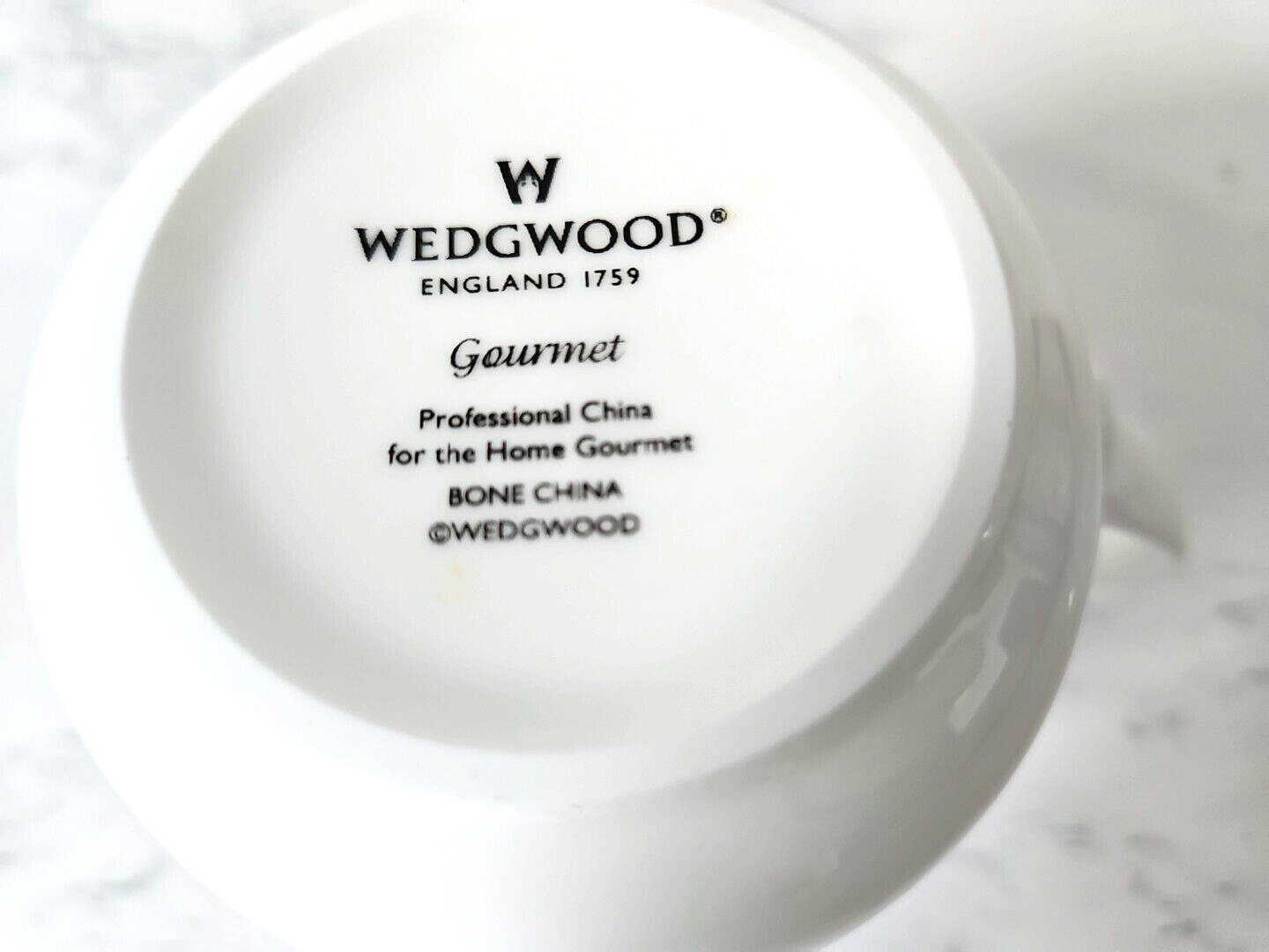 2 WEDGWOOD Gourmet Coffee Mugs Cups Bone China Professional China Home Gourmet