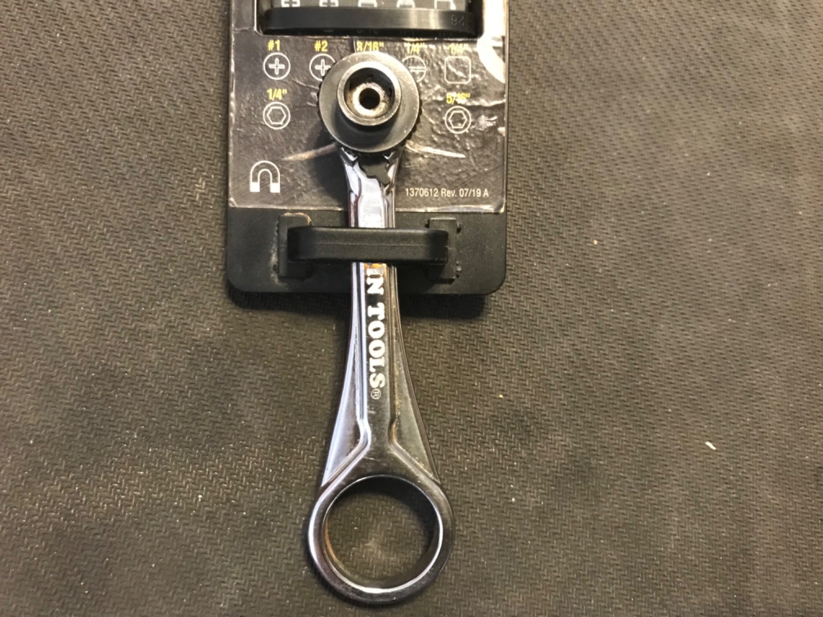 Klein Tools Slim Profile Mini Electrician's 1/4 Dr Ratchet 5 Pc. Kit 65200