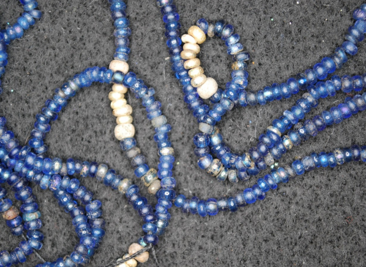 LOT OF 14 FLORIDA CALUSA GLADES CULTURE AUTHENTIC TRADE BEADS Indian Arrowhead