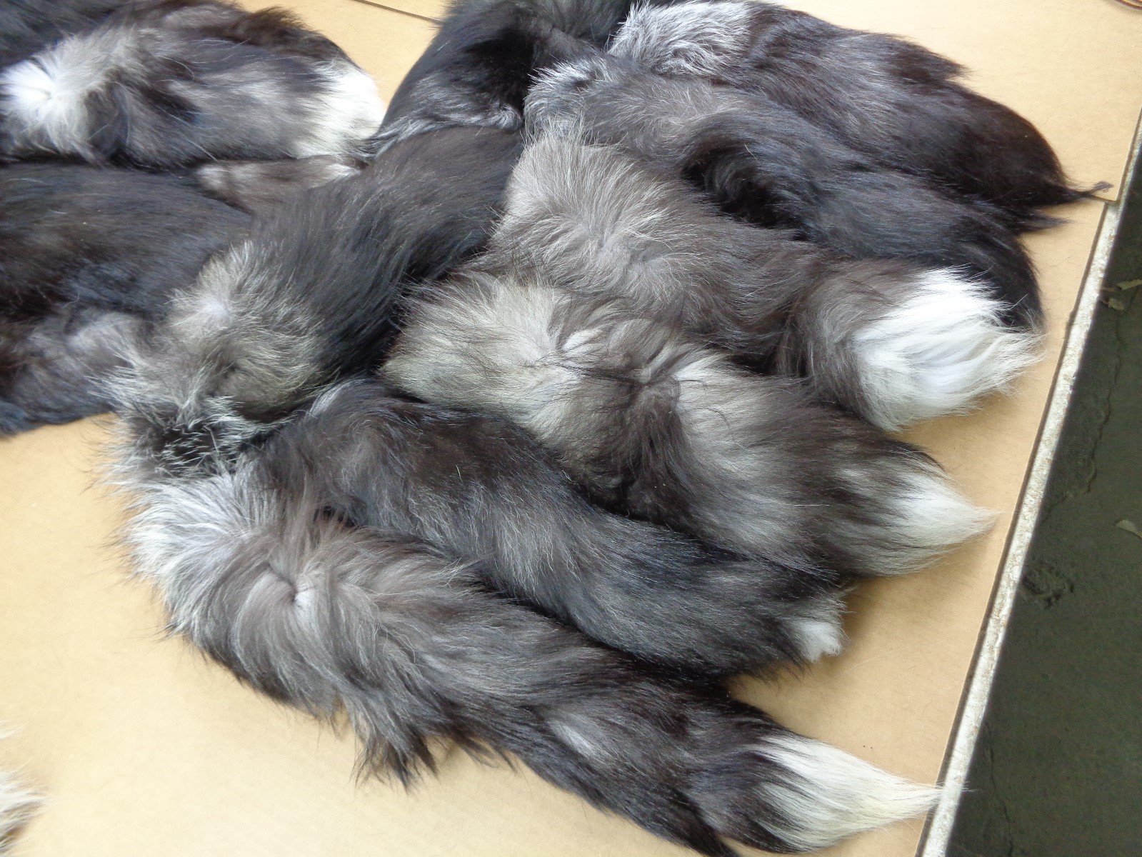 1 XXL Tanned Silver Fox Tail/Crafts/100% USA Real Fur/Purse