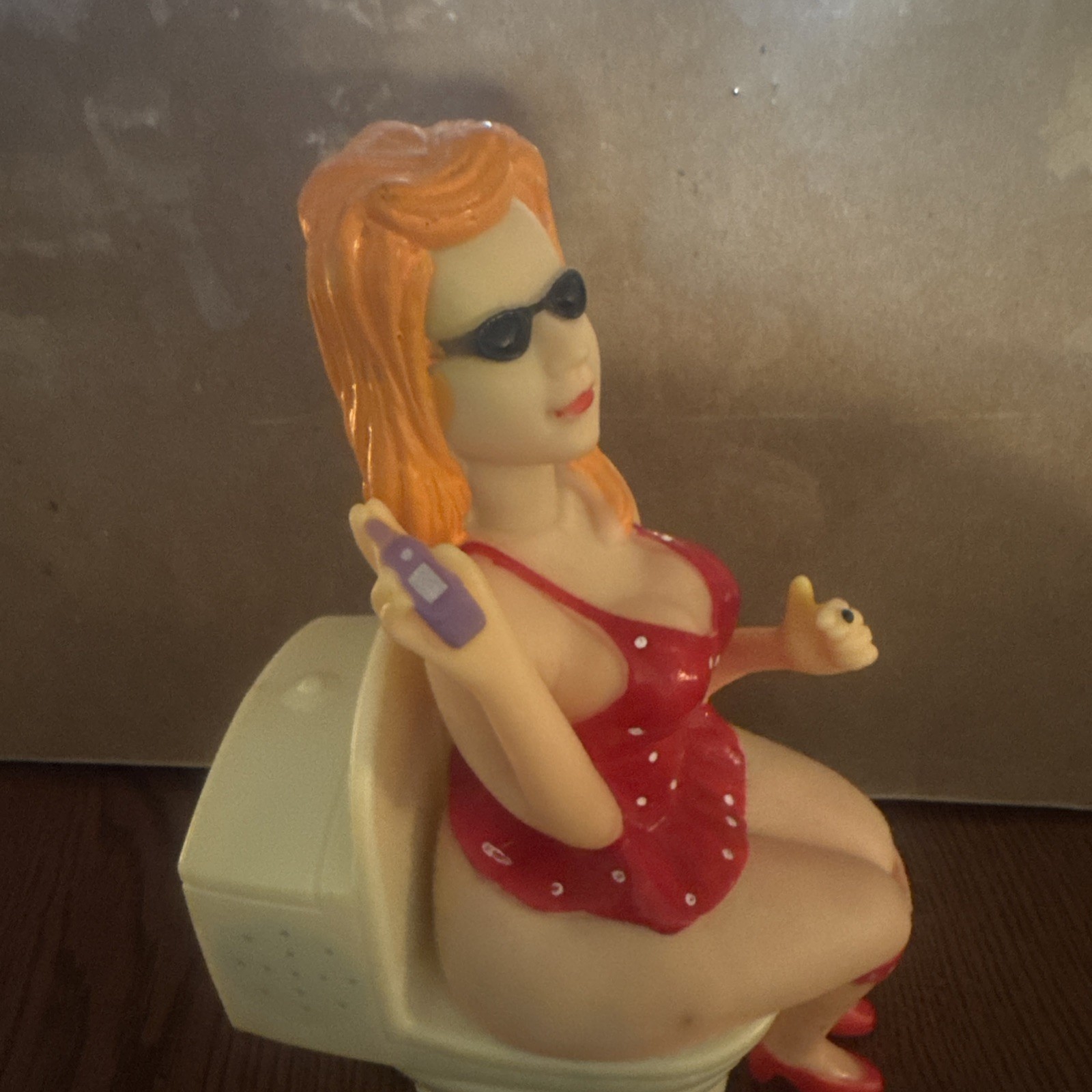 *Tested* Vintage Plastic Funny Action Toy Busy Lady