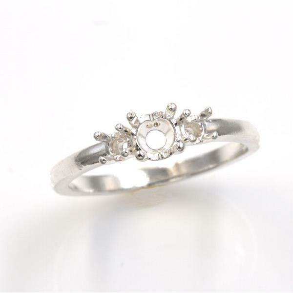 (4mm - 7mm) Round Three Stone Sterling Silver .925 Ring Setting (Ring Size 7)