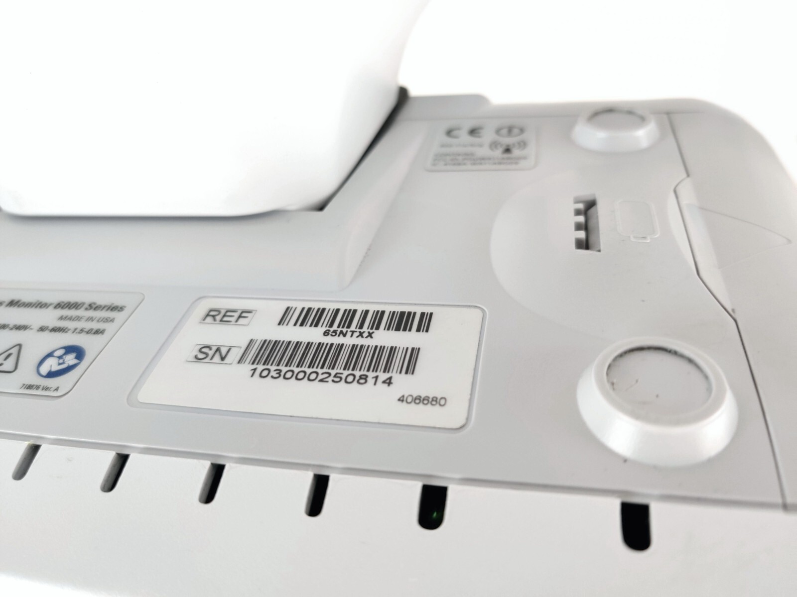 Welch Allyn Connex Vital Sign Monitor 6000 WIFI EMR Conn 65NTXX with Accessories