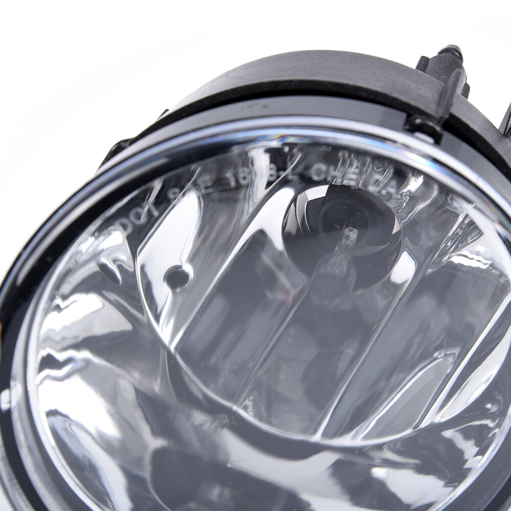 2pcs Fog Light Front Bumper Lamp+Bulbs Fit For 04-15 Nissan Titan 05-07 Armada