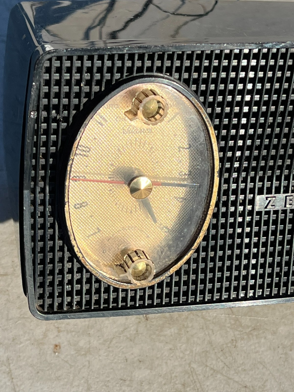 VINTAGE ZENITH STARTLIGHTER RADIO MODEL B515-Y NICE WORKING CONDITION