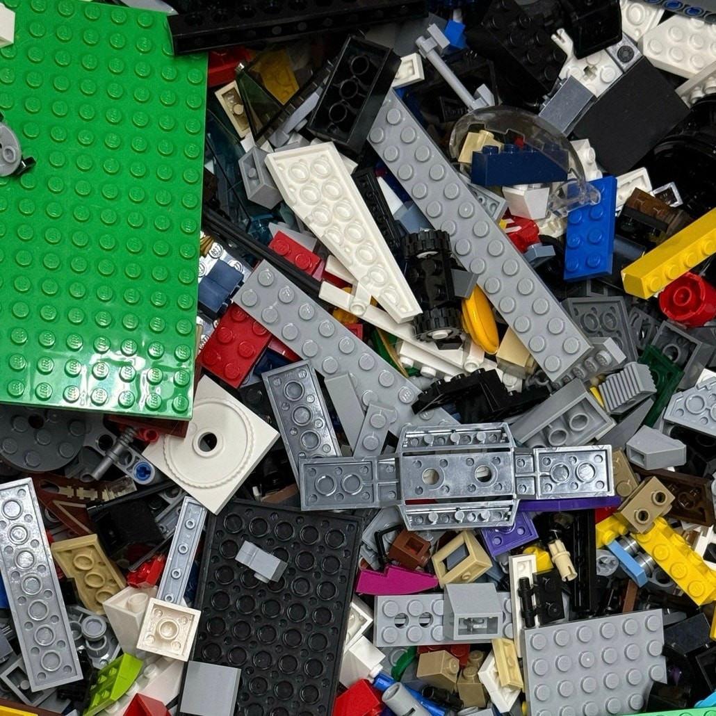 Mixed Lot of 29 lbs of Legos