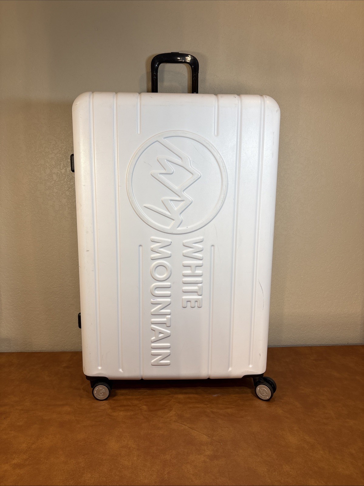 White Mountain Large Travel Luggage34x21x13.  White Hard Case.