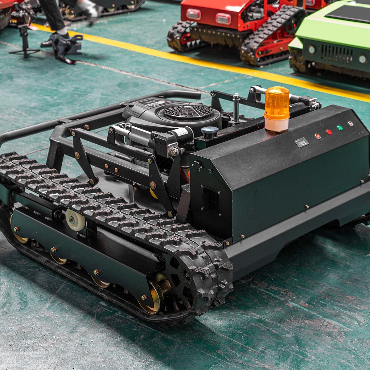 Multi-terrain 27HP Gasoline Remote Control Lawn Mower With 35.5in Cutting Width