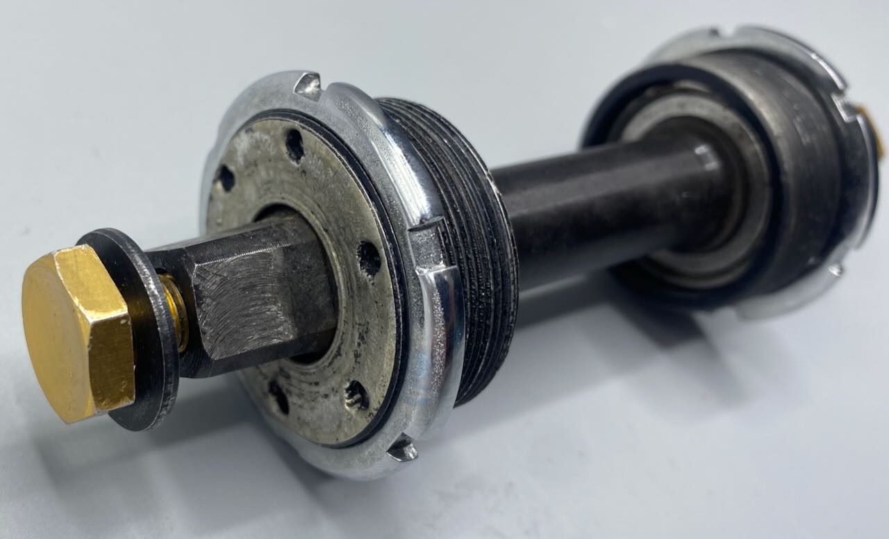 OMAS Bottom Bracket Italian Thread 113 mm Length 326 gm w/ Campagnolo Sticker