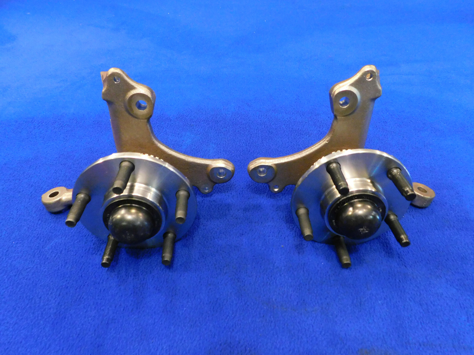 1996-2004 Ford Mustang 5 Lug Disc Brake Spindles Hubs Fox Body Conversion