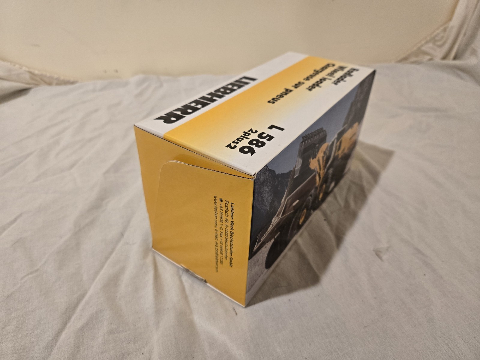 NZG 689/40 Liebherr L586 2plus2 White 1:50 Diecast Wheel Loader w/ Original Box