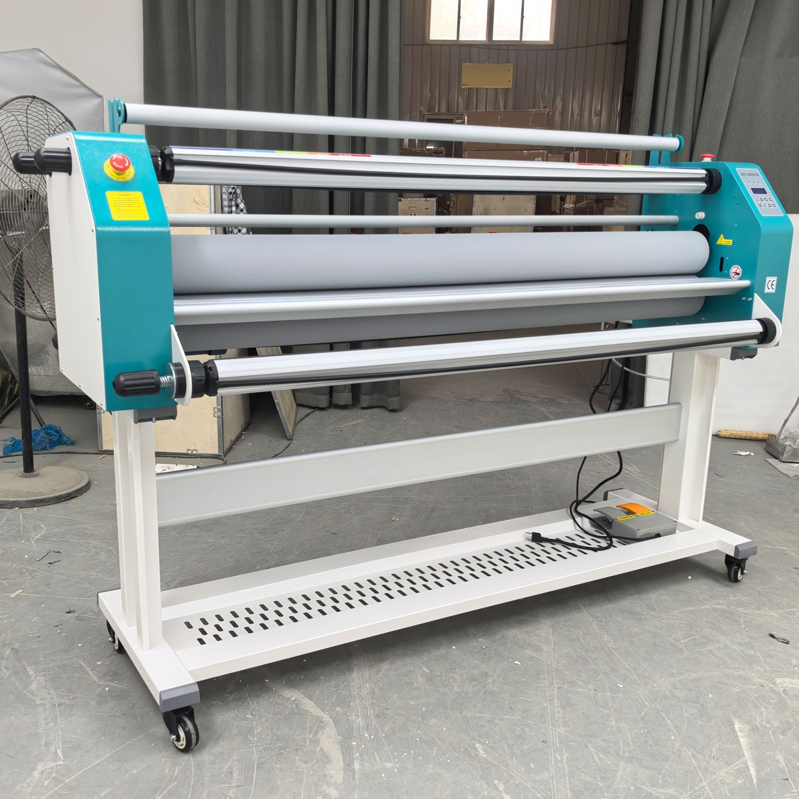 64 inch Fully Automatic Pneumatic Single-sided Laminating Machine Office 110V