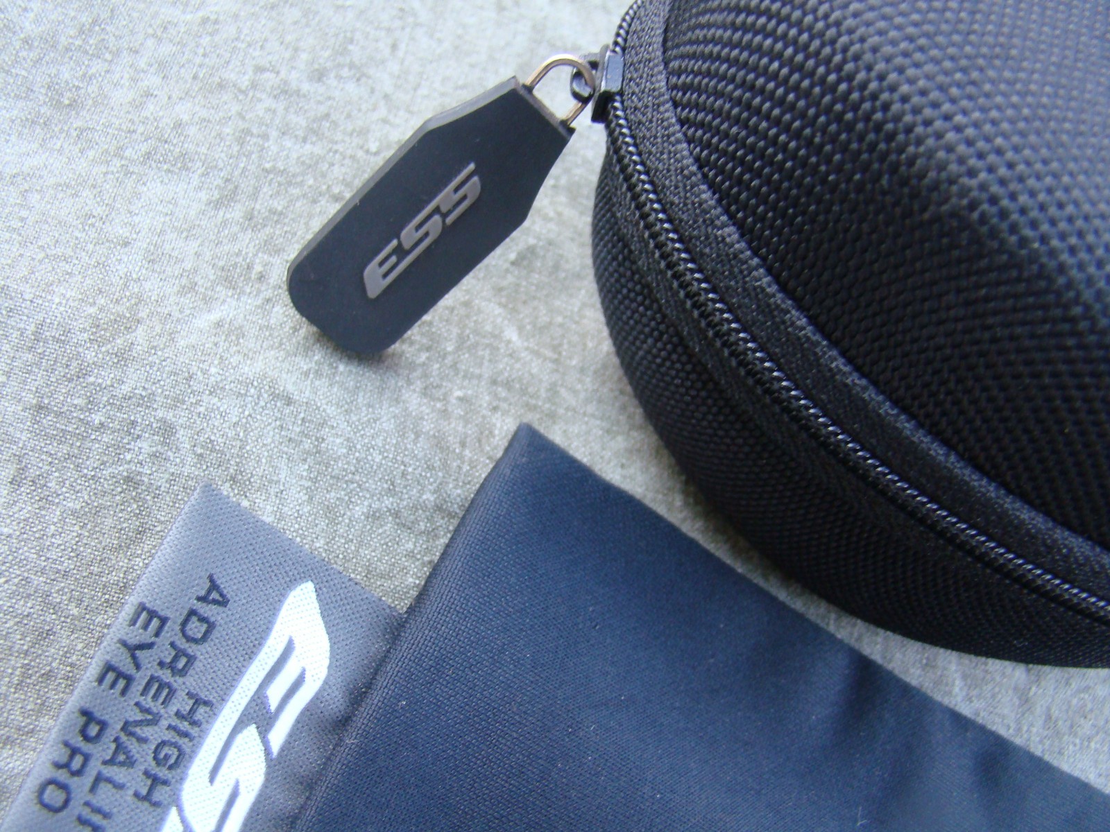 ESS Crossbow / ICE Eyepro Black Case and lens bag