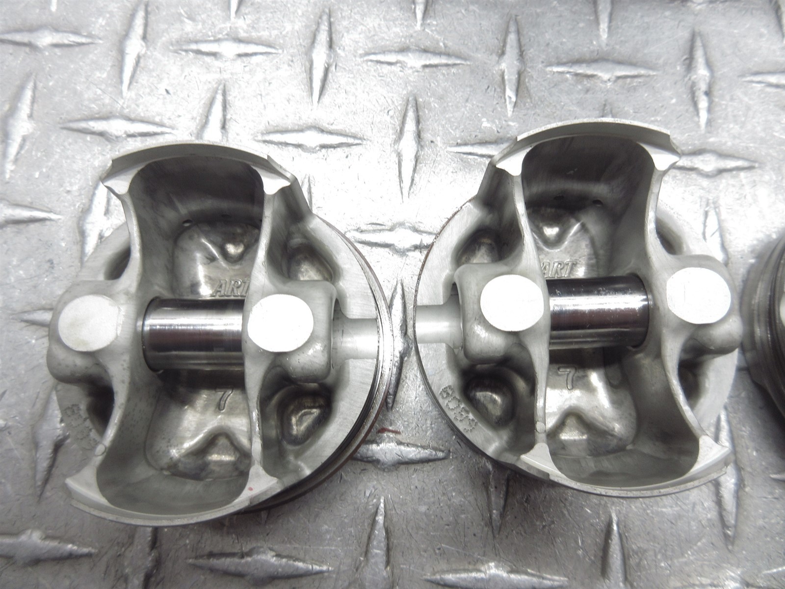 2007 06-07 Suzuki GSXR 600 GSXR600 Crankcase Case Engine Motor Block Piston Lot