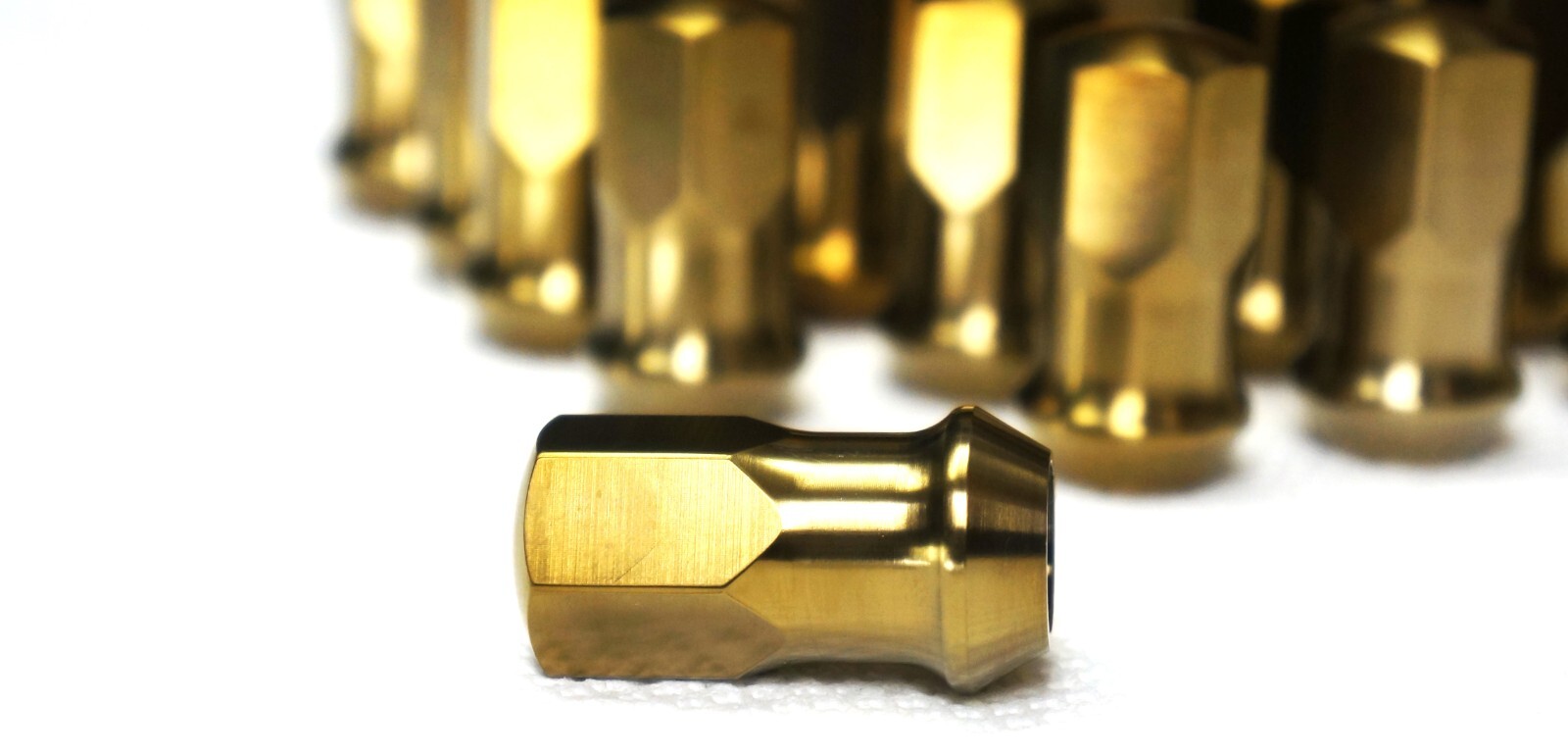 Titanium Closed End Lug Wheel Nut 14x1.5 HEX19 60deg