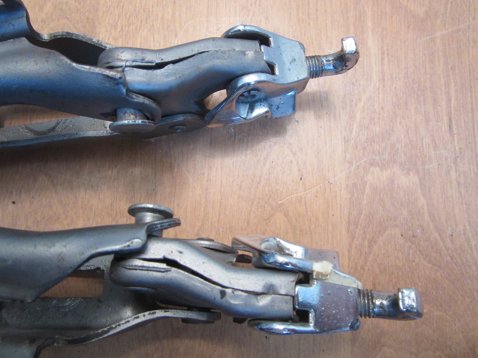 1971 -1976 GM A body convertible latches full size cars