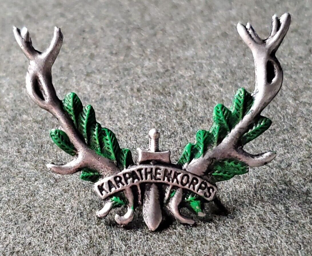 WWI Austro-Hungarian/ German Karpathenkorps (Carpathian) cap badge * Painted
