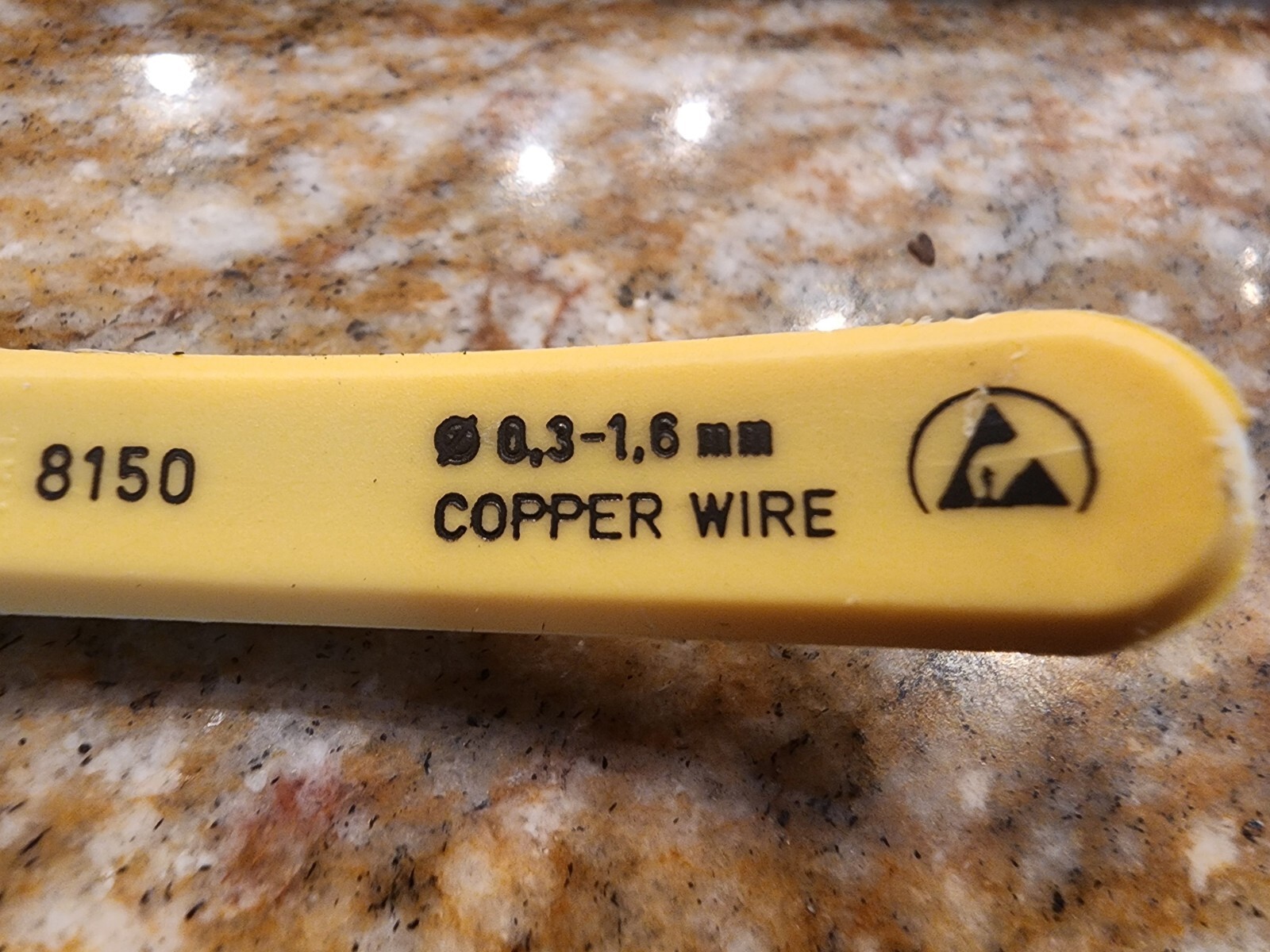 Lindstrom Steel Side Cutting Wire Cutters - Yellow Micro bevel 8150