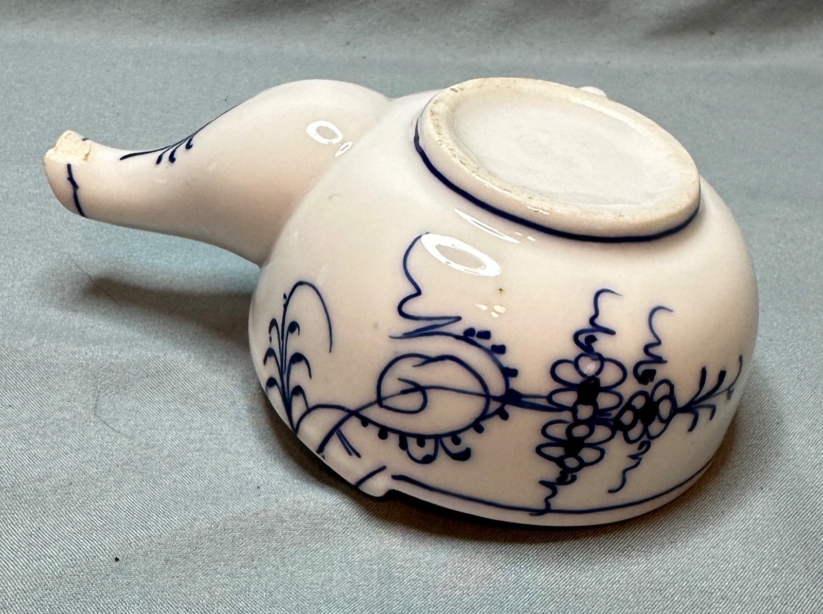 Handpainted Cobalt Blue Onion porcelain INVALID FEEDER / PAP BOAT