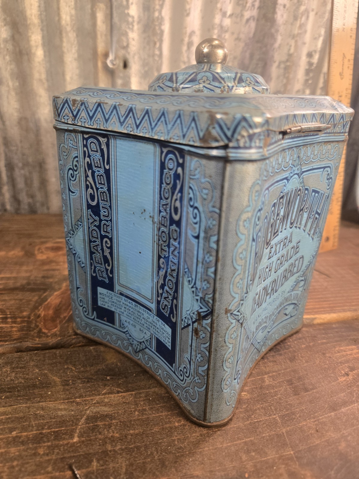 NICE! Edgeworth Ready Rubbed Tobacco Hinged Tin, Vintage