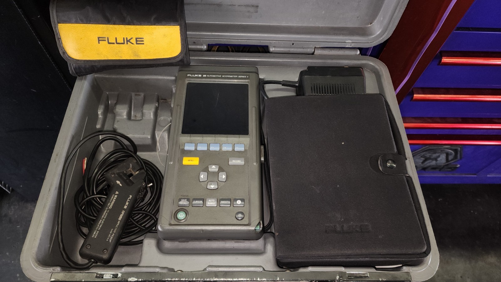 FLUKE 98 SCOPEMETER Series ii With Case and Cables Great Condition