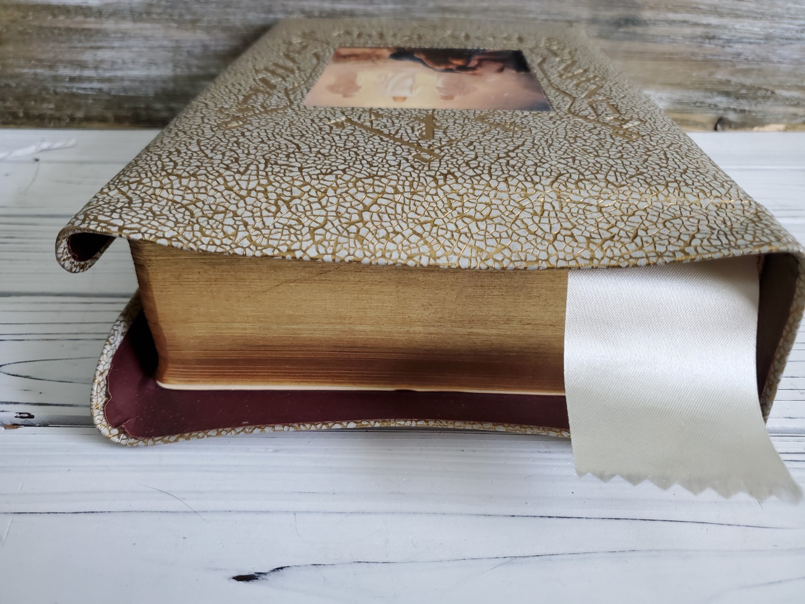 VTG Holy Bible Douay-Challoner & Confraternity Text 1951 White Illustrat Book