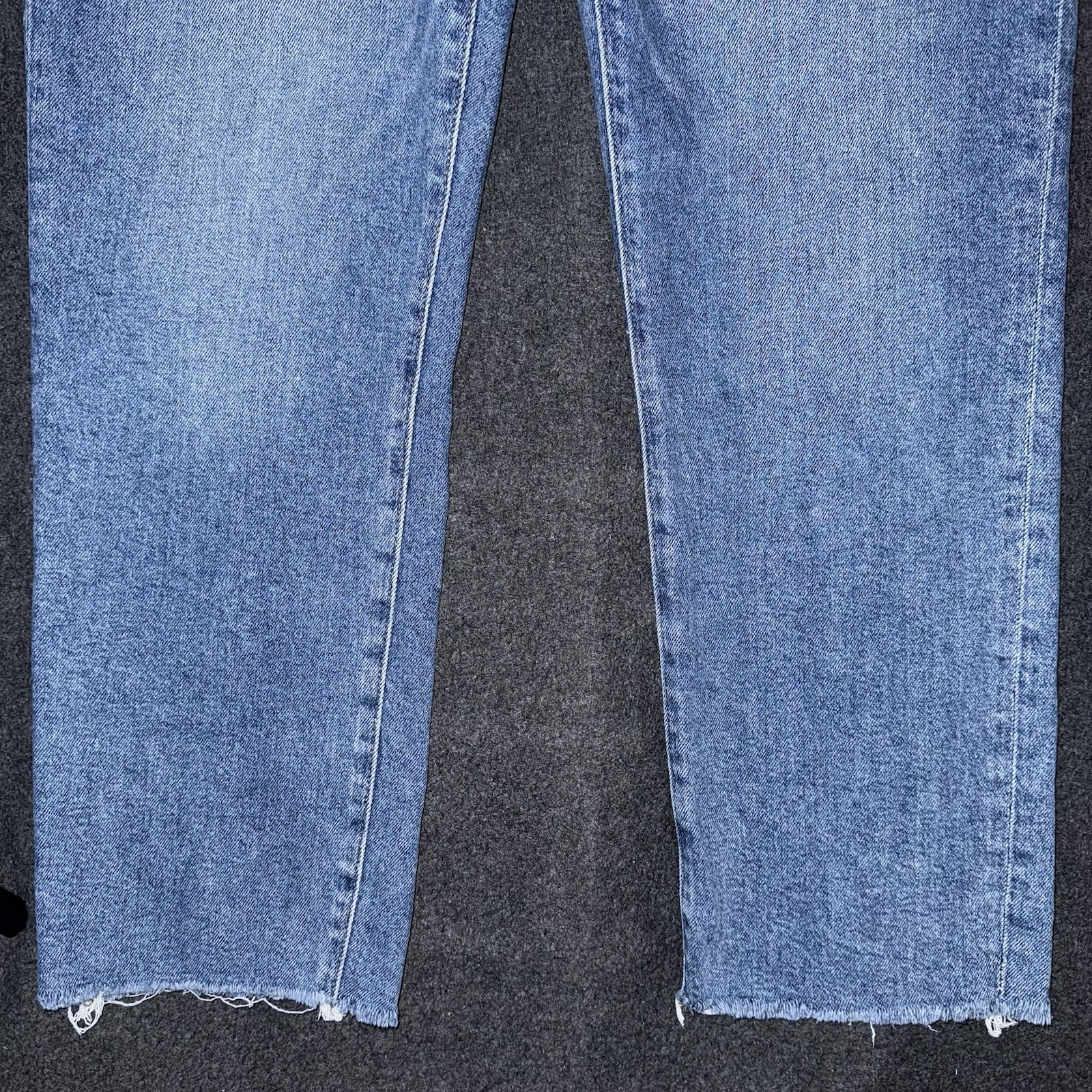 LOFT Fresh Cut Mid Rise Slim Jeans Bright Vintage Blue Wash Size 31 / 12 Raw Hem