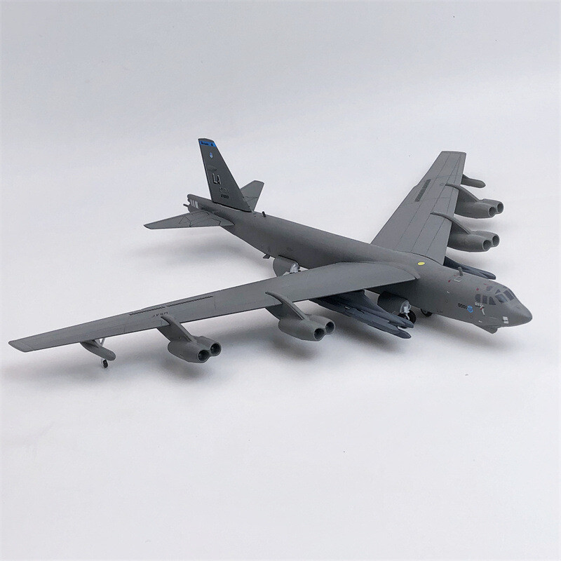 WLTK USAF B-52H Stratofortress Heavy Bomber 1/200 Diecast Aircraft Model