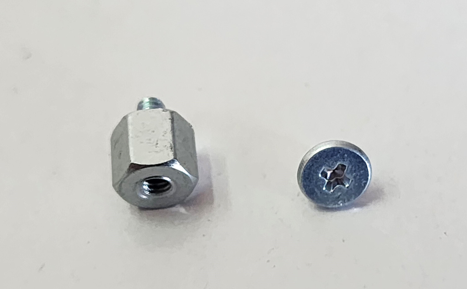 Asus Motherboard M.2 / NVMe Screw 13020-00407100 x Screw ONLY - BRAND NEW.