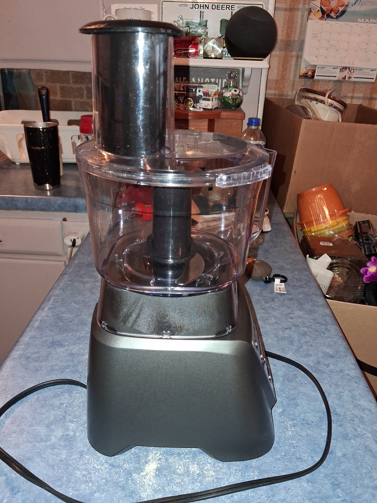 Oster Pro 1200 Food Processor In Very Nice Condition! Works Great!
