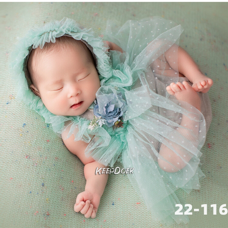 Newborn Studio Photo Shoot Photography Prop Baby Girl Lace Dress Pillow Hat Set