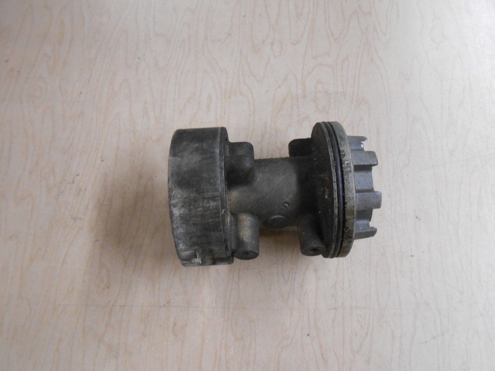 432276 Evinrude 1996 50hp Outboard bearing housing T176