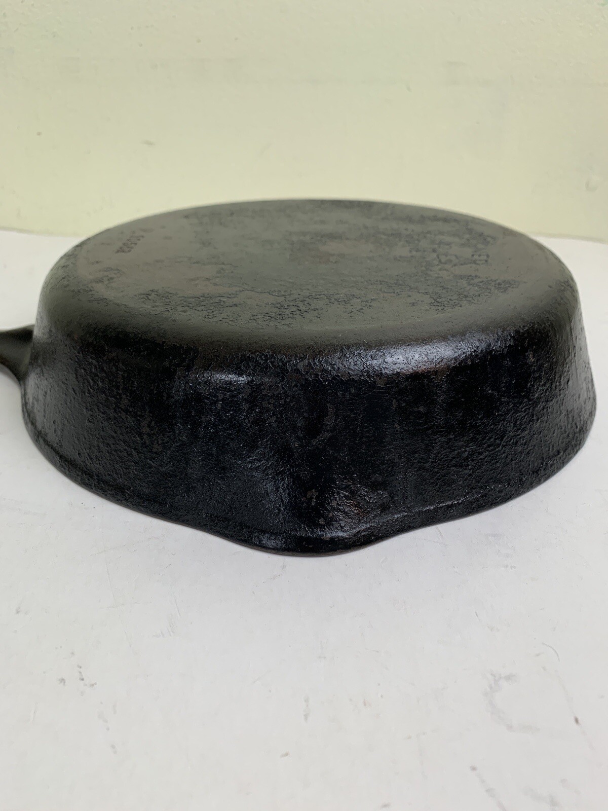 Wagner Ware Sidney-O- #6 Skillet 1056 R Stylized Logo Cast Iron