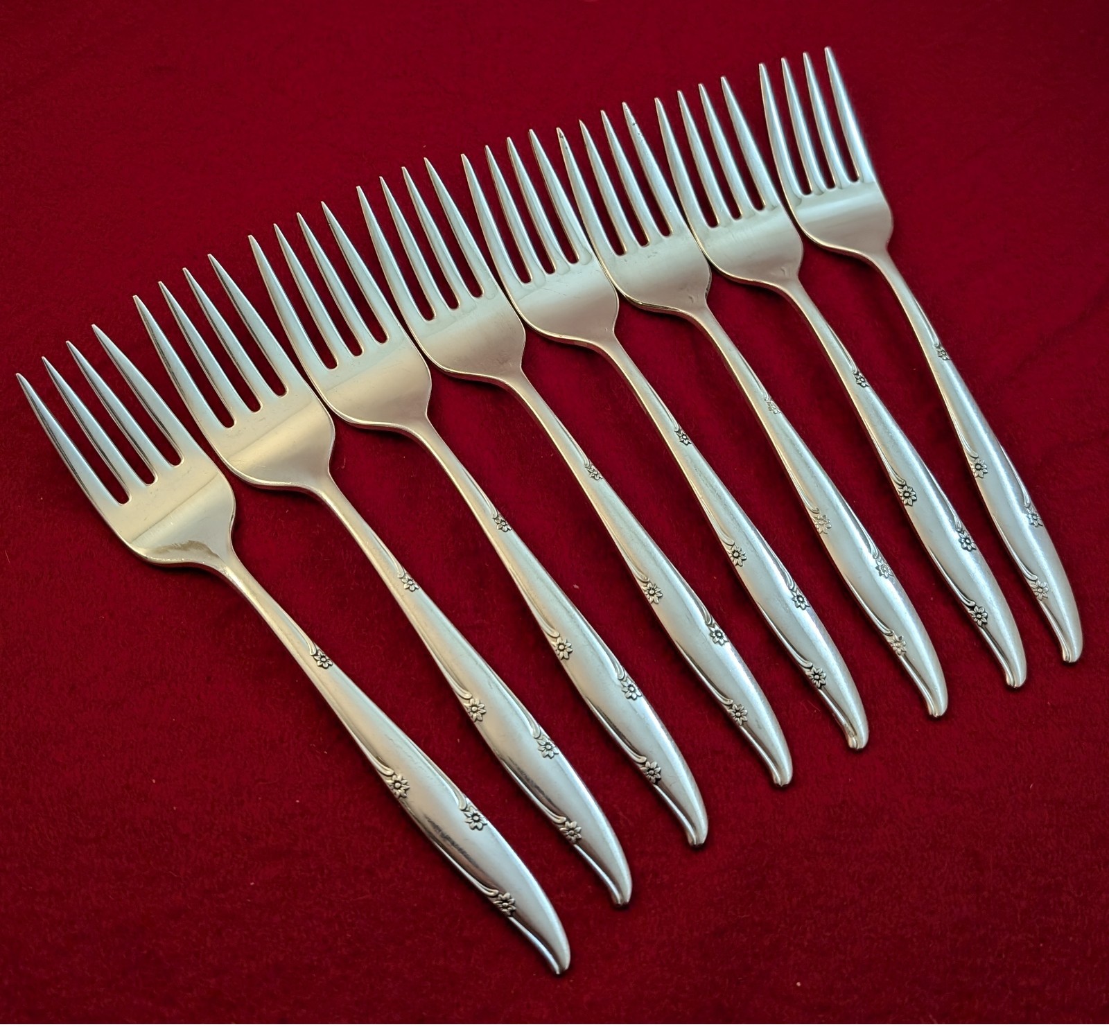 Lot Of 8 Oneida Community SILVER FLOWER Silverplate Salad Forks Silverware