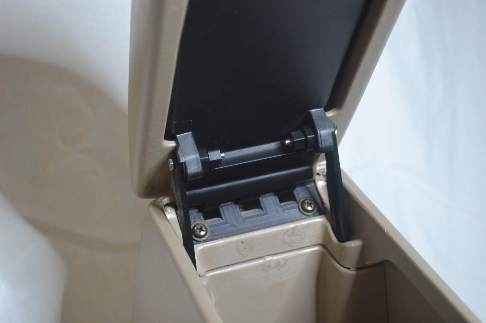 1999-2001 Corolla Center Console Hinge Replacement with Support Arms