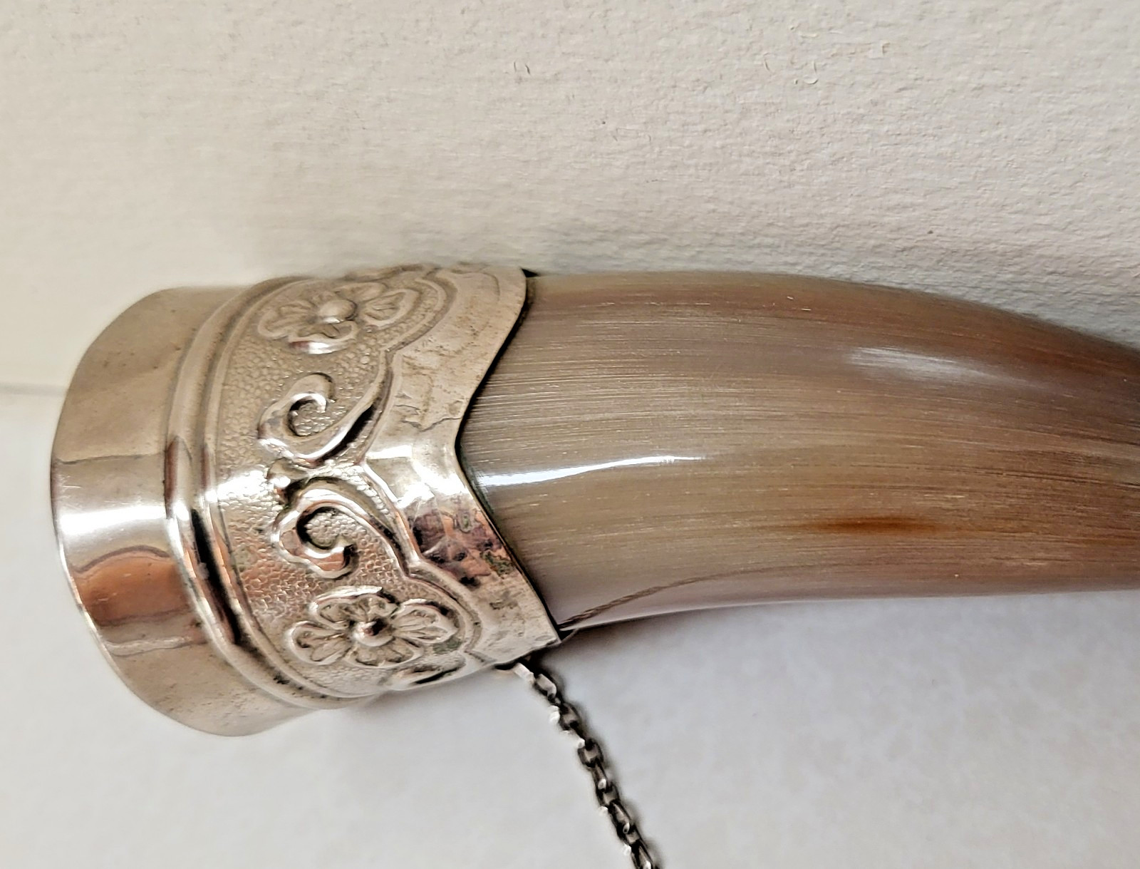 Vtg Horn Wine Cup Silver Trim Embossed Chain Ceremonial Ox Bull Bovine Scottish