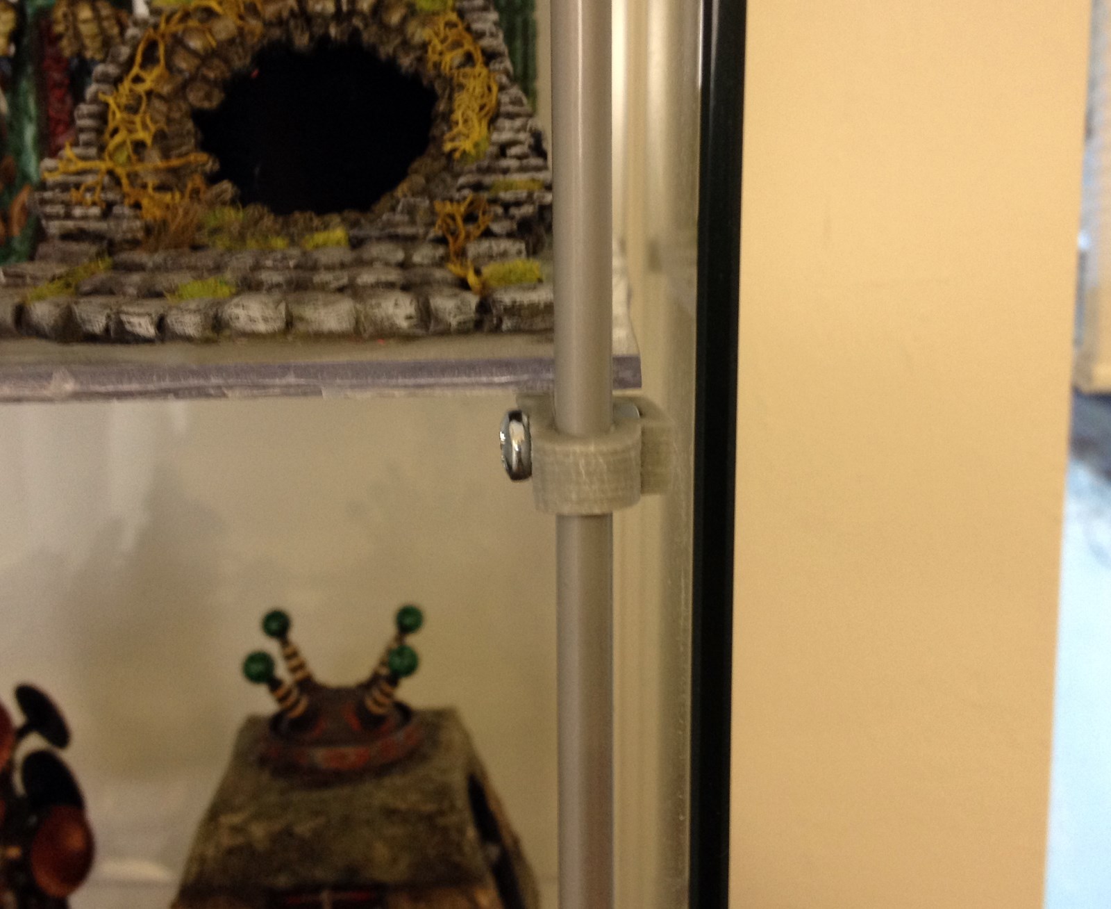 Shelf brackets for IKEA DETOLF, add extra shelves