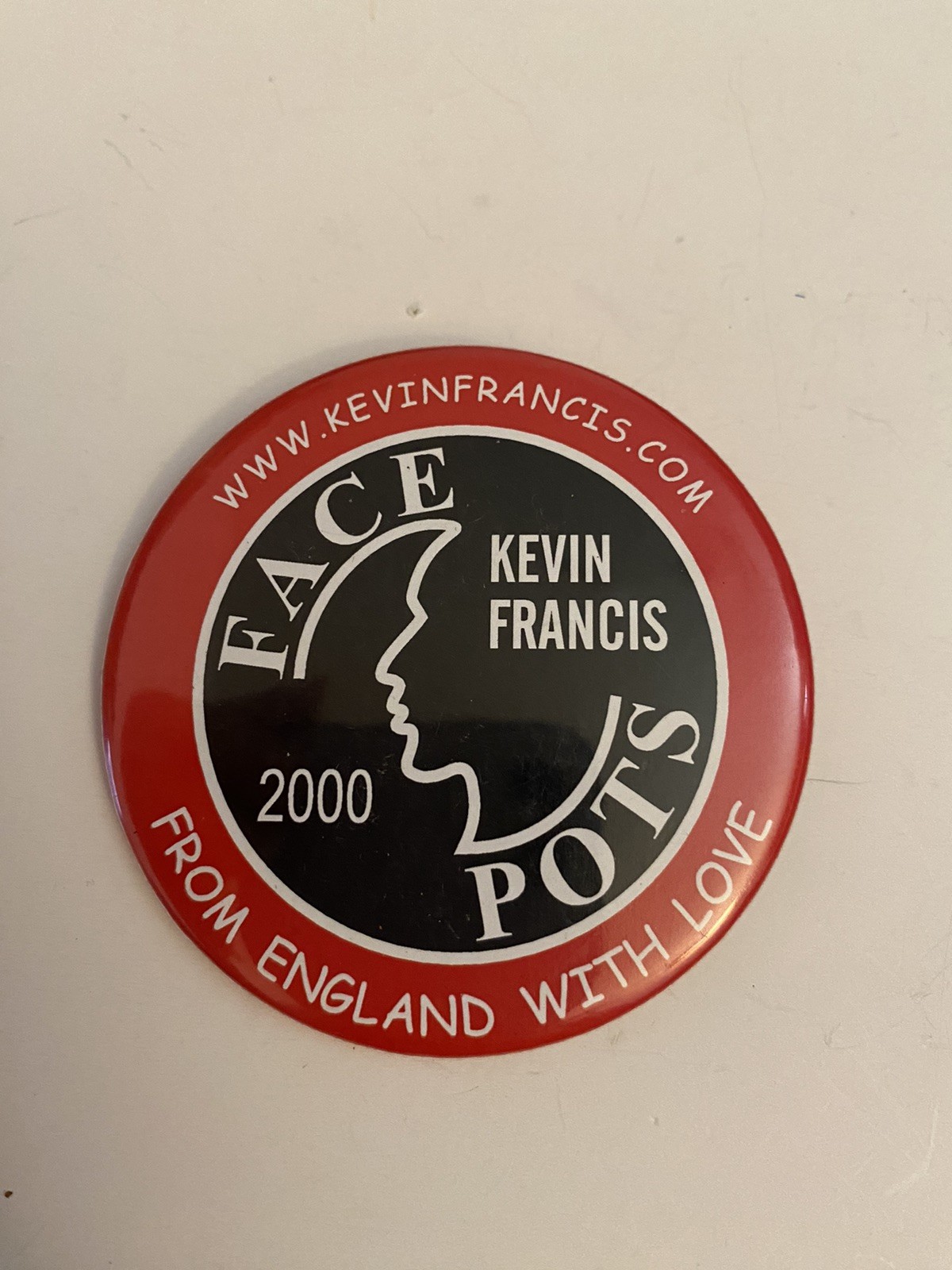 Kevin Francis 2000 Face Pots From England Pin Back Button P19