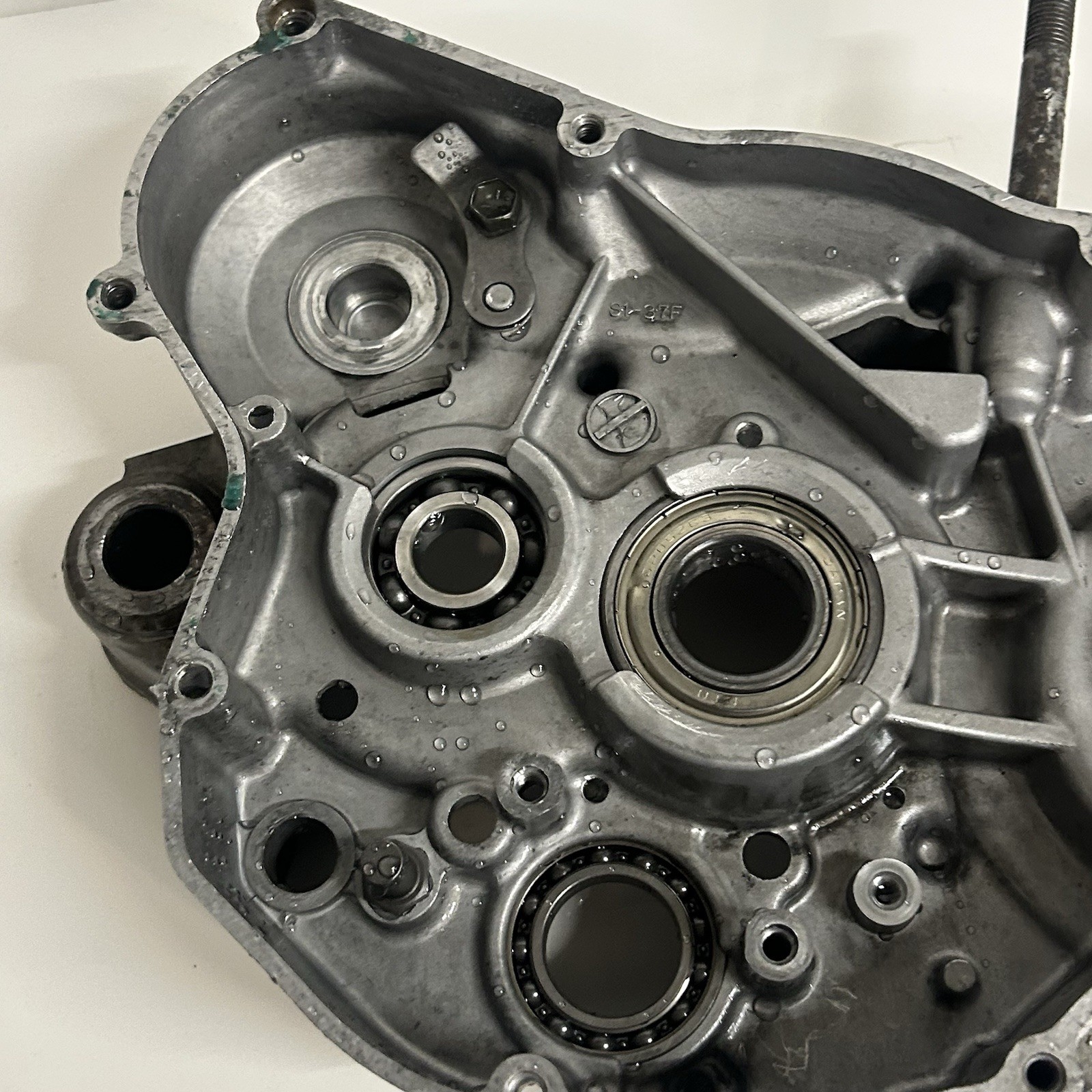 01 - 08 SUZUKI RM250 RM 250 RIGHT SIDE LOWER ENGINE BOTTOM END CRANK CASE OEM