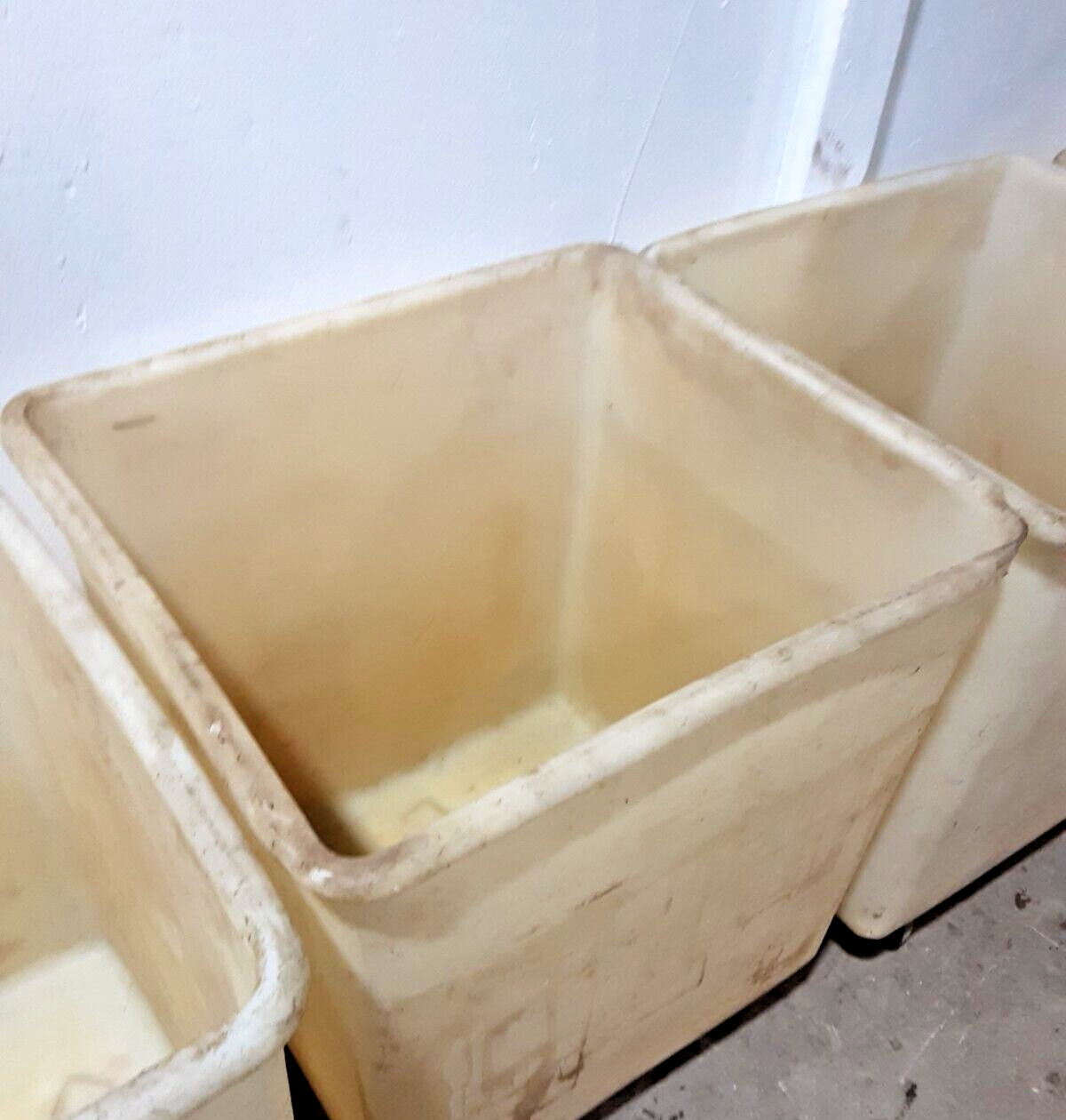 LOT OF 4 RUBBERMAID H.D COMMERCIAL INGREDIENT BINS ON CASTERS